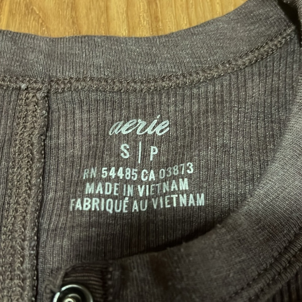 Aerie Gray Long Sleeve Button Down Shirt - Picture 3 of 4
